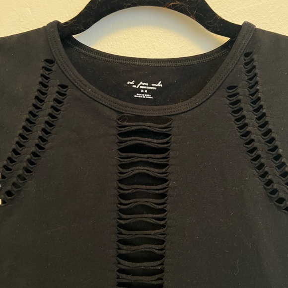 URBAN OUTFITTERS black cutout tank top - Picture 2 of 4